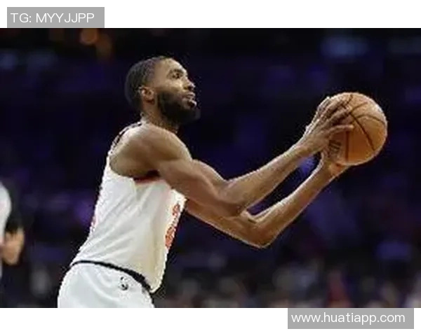 布里奇斯首节火力全开5投全中全场贡献20分11篮板2助攻1抢断表现抢眼